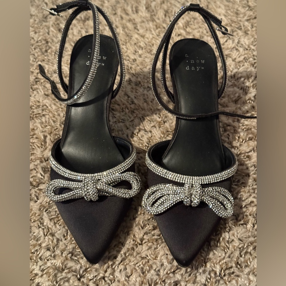 Women’s Carmine Bow Pumps with Memory Foam Insole